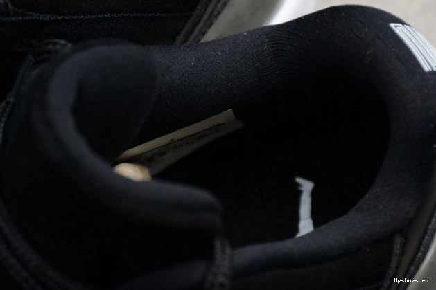 528895-010  11 Low Retro Jordan Barons 0212